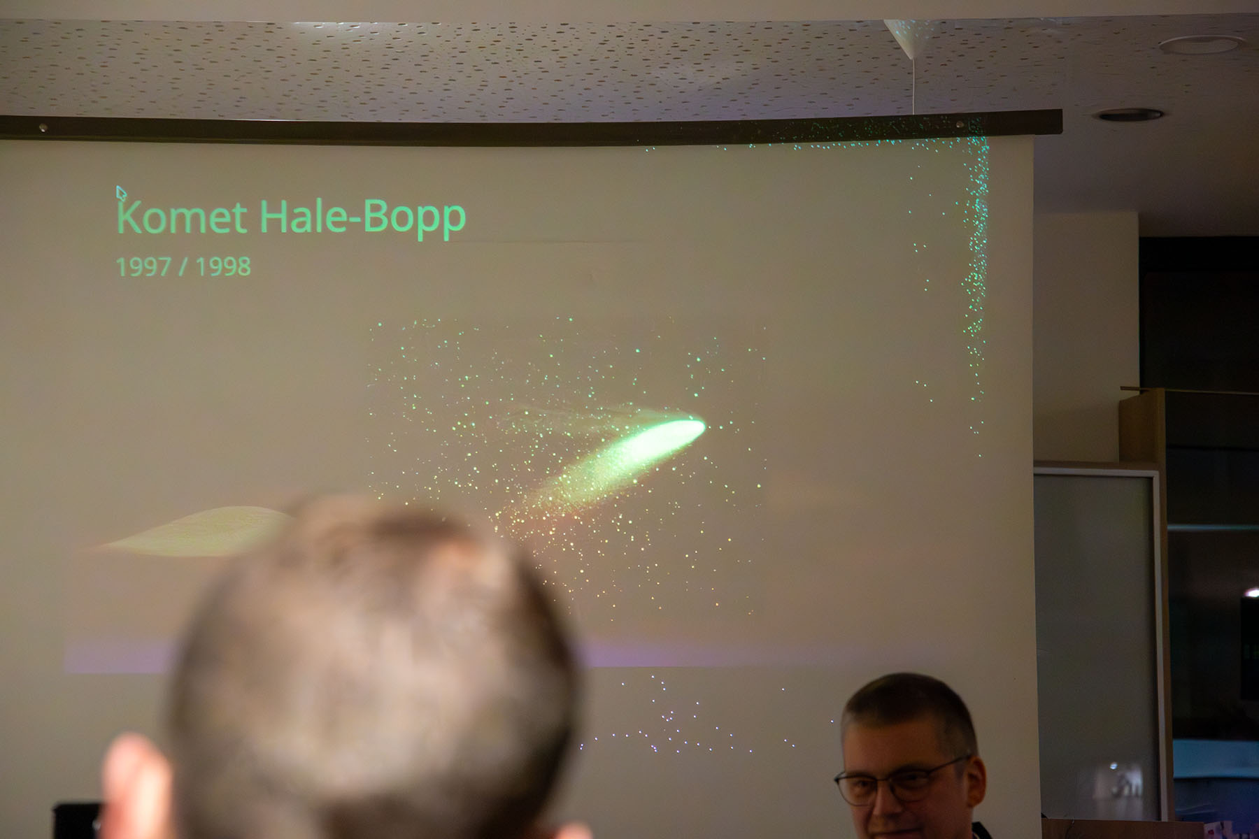 Leinwand mit einem Bild von einem Kometen