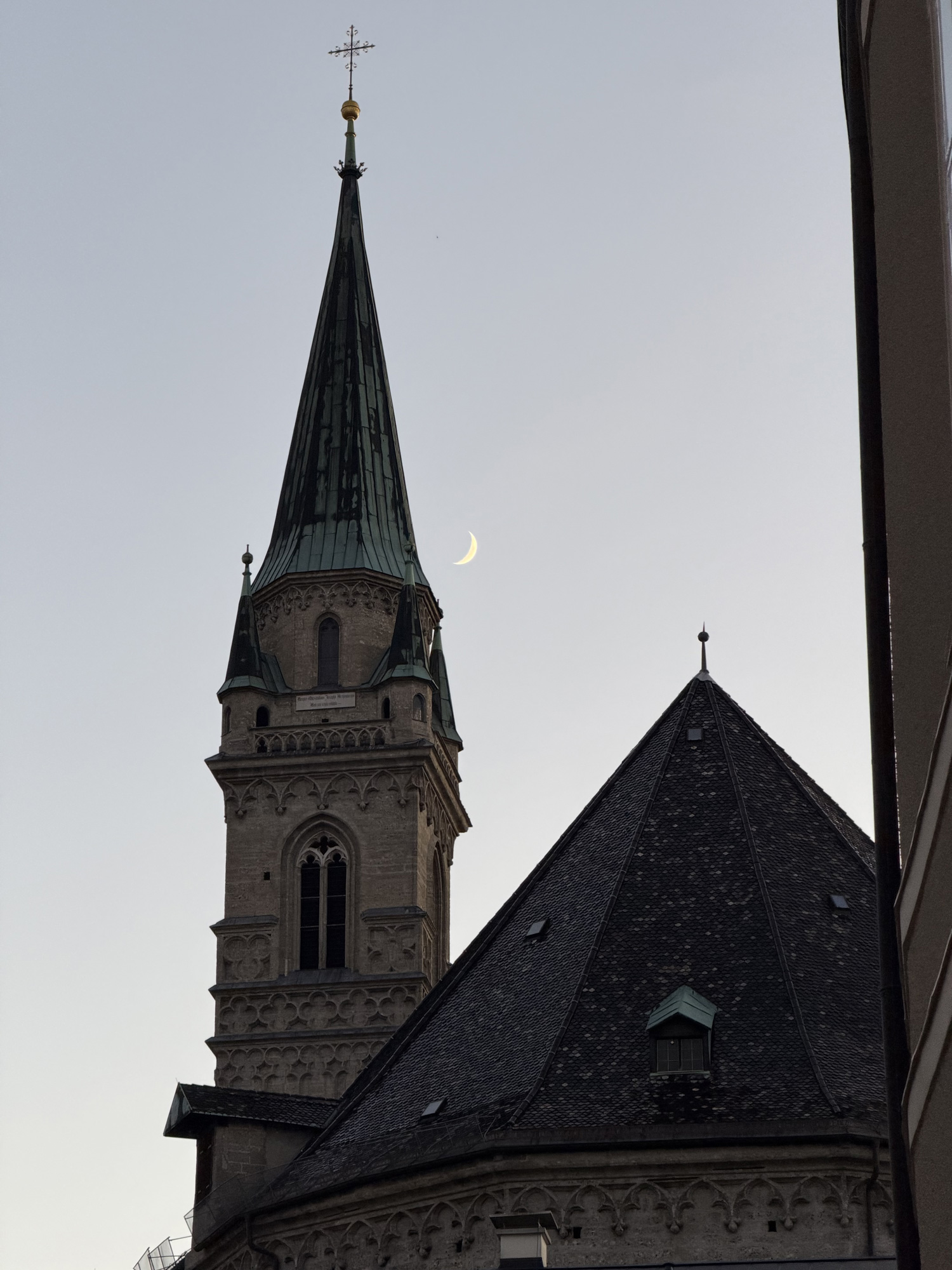 Mondsichel bei der Franziskanerkirche in Salzburg